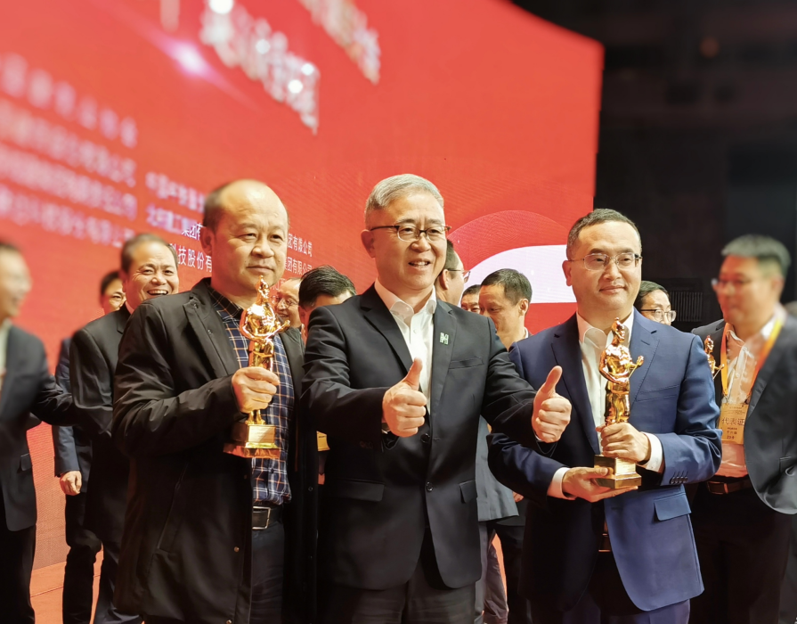 摘“星”載譽(yù)，再“鑄”“魯班”！中國建筑界的“奧斯卡” 捧杯！